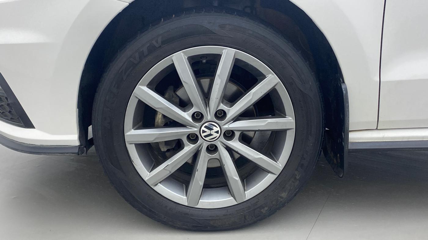 2020 Volkswagen Polo HIGHLINE PLUS 1.0 TSI MT, Petrol, Manual, 70,402 km, Left Front Wheel