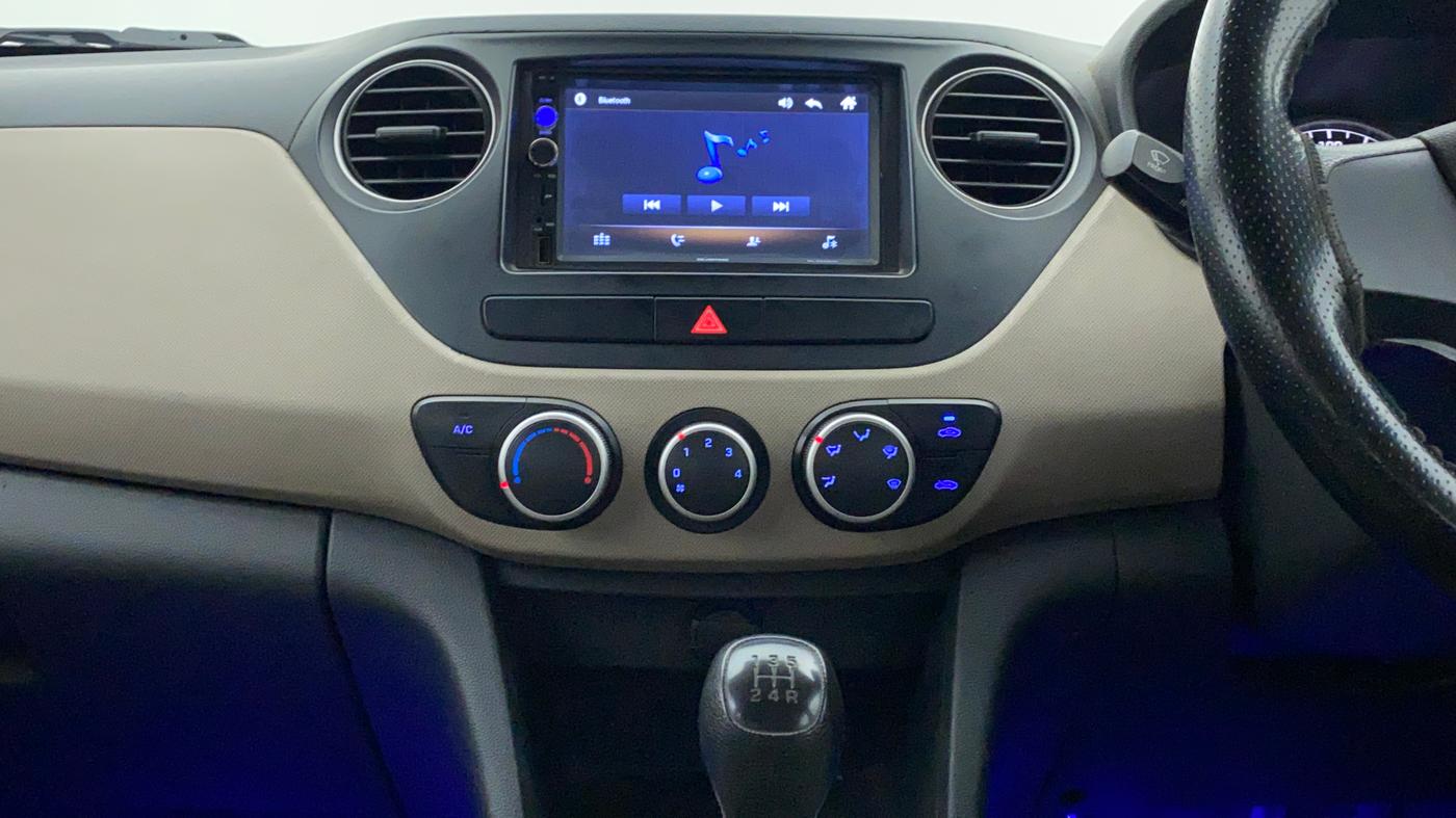 2017 Hyundai Grand i10 MAGNA 1.2 VTVT, Petrol, Manual, 33,124 km, Air Conditioner