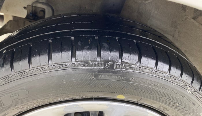 2017 Hyundai Grand i10 MAGNA 1.2 KAPPA VTVT, Petrol, Manual, 68,111 km, Right Rear Tyre Tread