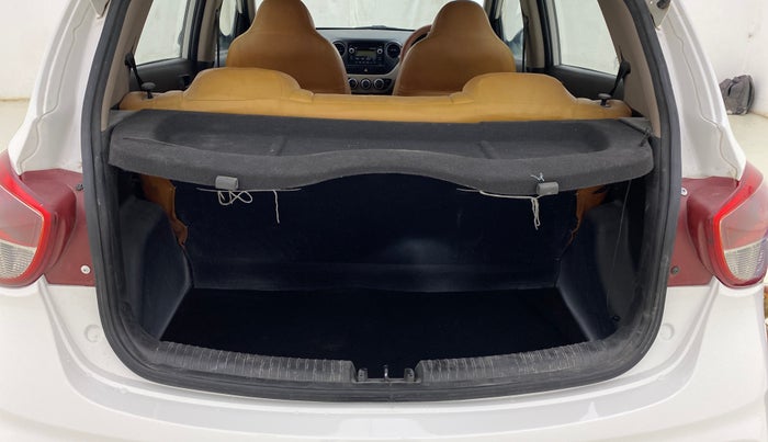 2017 Hyundai Grand i10 MAGNA 1.2 KAPPA VTVT, Petrol, Manual, 68,111 km, Boot Inside