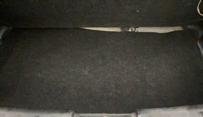 2013 Maruti Swift VDI, Diesel, Manual, 1,29,666 km, Boot Inside