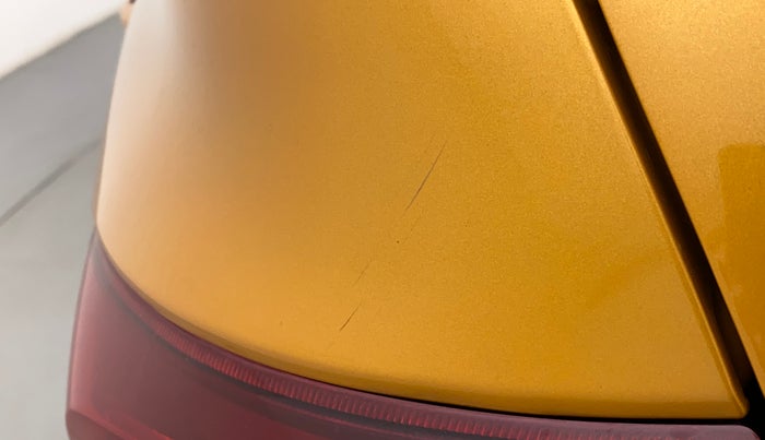 2019 Renault TRIBER RXL MT, Petrol, Manual, 31,083 km, Left quarter panel - Minor scratches