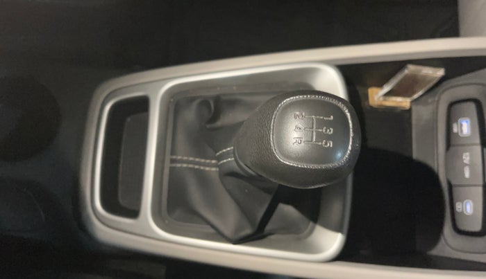 2023 Hyundai VENUE S(O) 1.2, Petrol, Manual, 5,981 km, Gear Lever