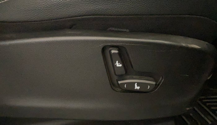 2024 MG HECTOR Sharp Pro Blackstorm 1.5 Turbo CVT, Petrol, Automatic, 33,197 km, Driver Side Adjustment Panel