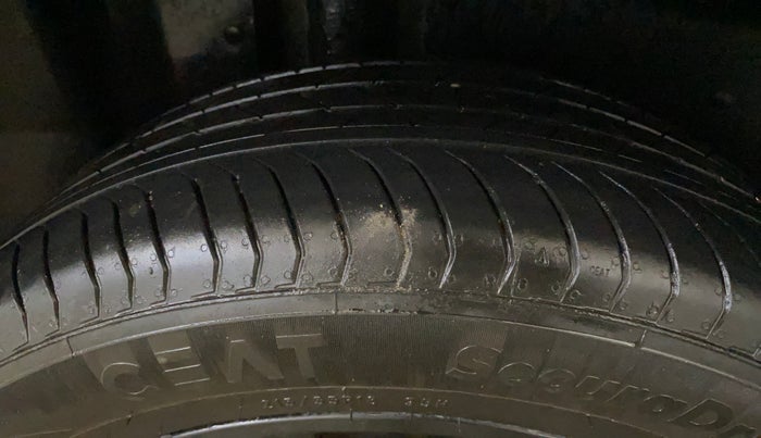 2024 MG HECTOR Sharp Pro Blackstorm 1.5 Turbo CVT, Petrol, Automatic, 33,197 km, Right Rear Tyre Tread