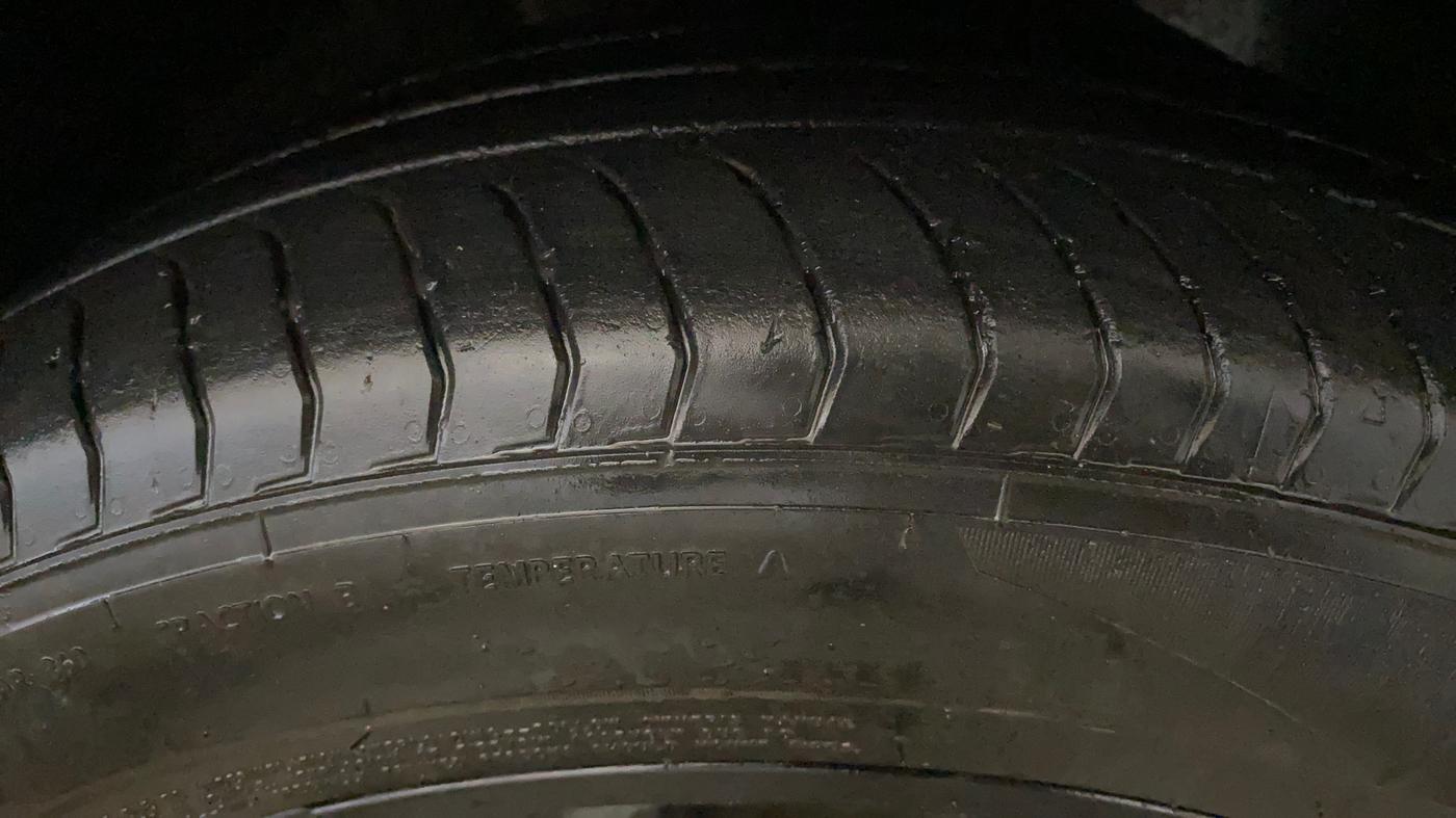 2024 MG HECTOR Sharp Pro Blackstorm 1.5 Turbo CVT, Petrol, Automatic, 33,197 km, Right Front Tyre Tread