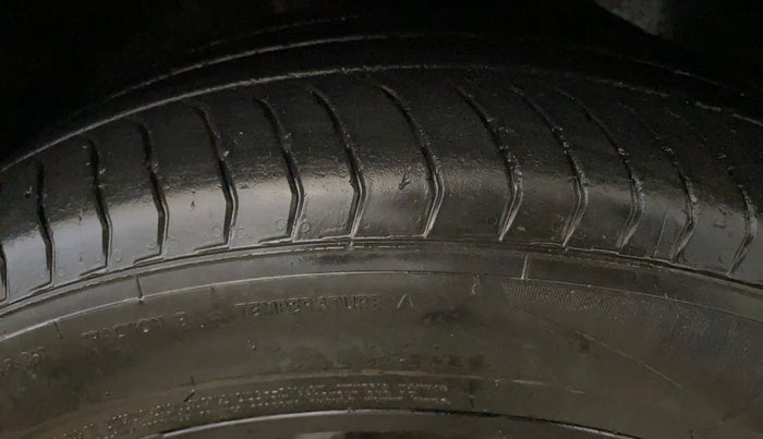 2024 MG HECTOR Sharp Pro Blackstorm 1.5 Turbo CVT, Petrol, Automatic, 33,197 km, Right Front Tyre Tread