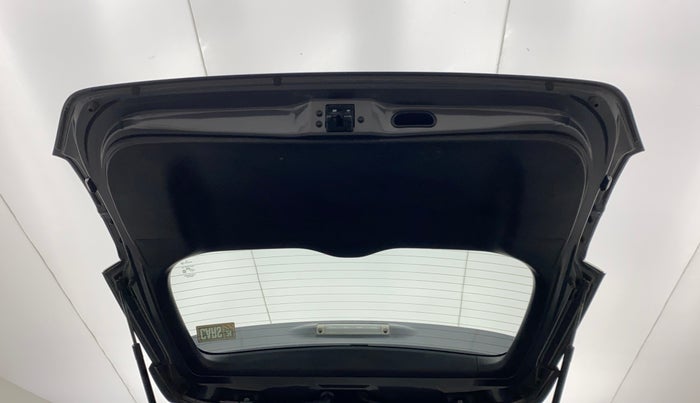 2020 Toyota Innova Crysta 2.4 GX AT 8 STR, Diesel, Automatic, 38,890 km, Boot Door Open