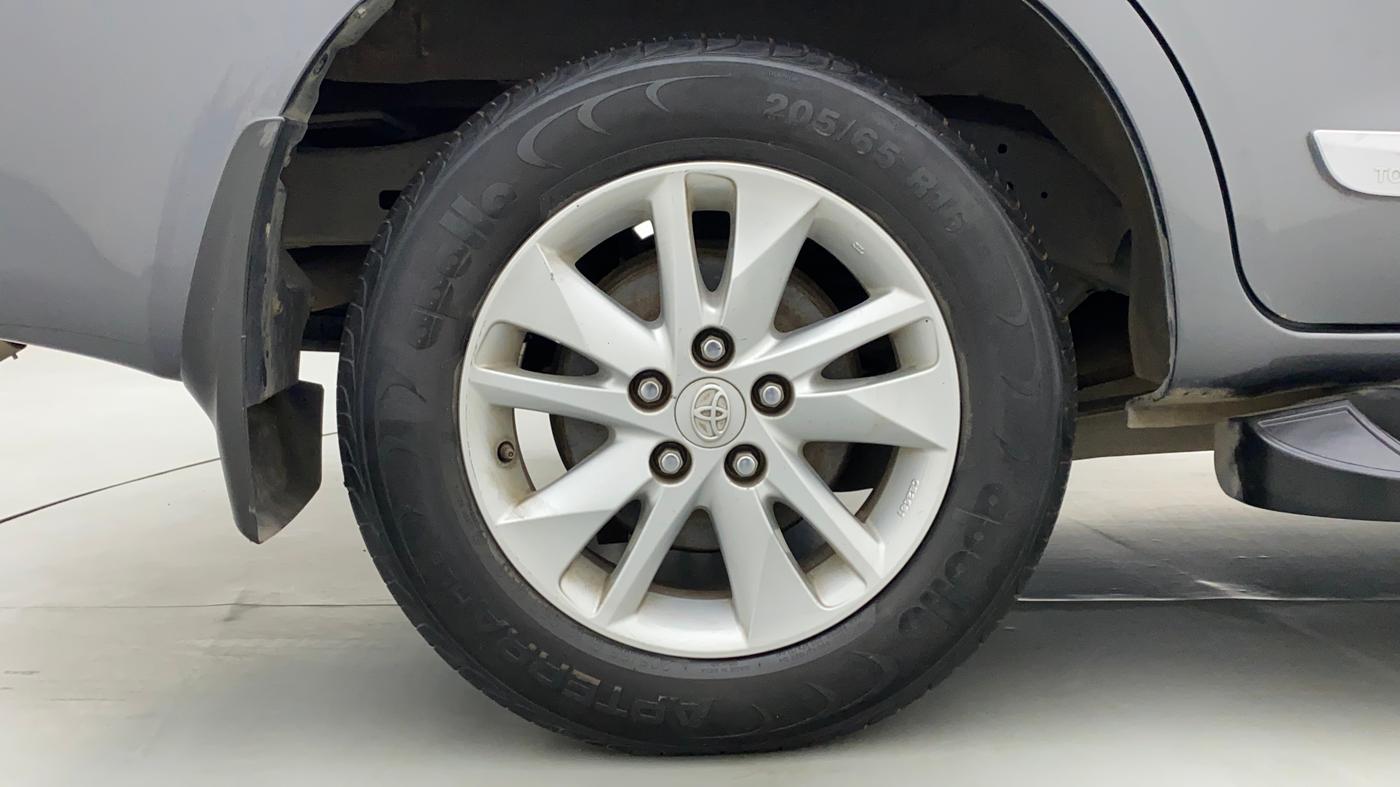 2020 Toyota Innova Crysta 2.4 GX AT 8 STR, Diesel, Automatic, 38,890 km, Right Rear Wheel