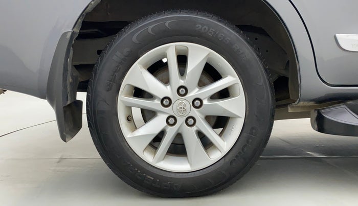 2020 Toyota Innova Crysta 2.4 GX AT 8 STR, Diesel, Automatic, 38,890 km, Right Rear Wheel