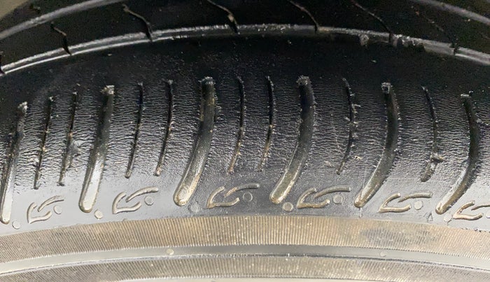 2023 Tata Tiago XT PETROL, Petrol, Manual, 30,028 km, Right Front Tyre Tread