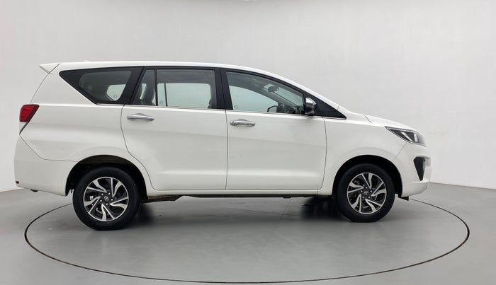 2022 Toyota Innova Crysta 2.4 GX AT 7 STR, Diesel, Automatic, 37,823 km, Right Side View