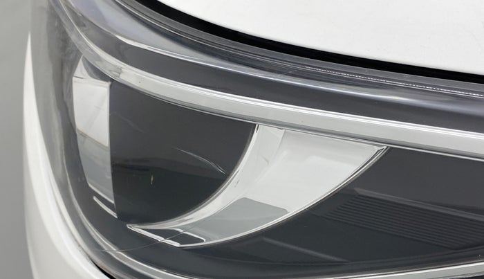 2022 Toyota Innova Crysta 2.4 GX AT 7 STR, Diesel, Automatic, 37,823 km, Left headlight - Minor scratches