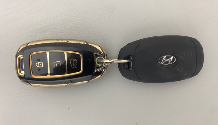 2017 Hyundai Verna 1.6 VTVT SX (O) AT, Petrol, Automatic, 39,750 km, Key Close Up