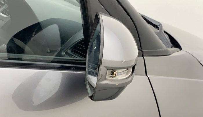 2011 Maruti Swift VXI, Petrol, Manual, 95,774 km, Right rear-view mirror - Indicator light not working