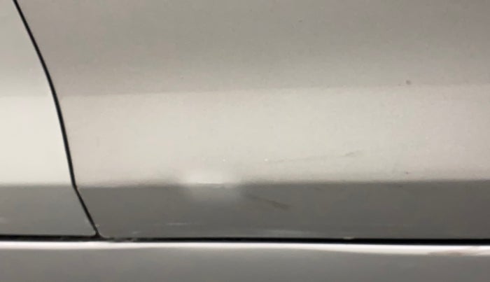 2011 Maruti Swift VXI, Petrol, Manual, 95,774 km, Driver-side door - Slightly dented