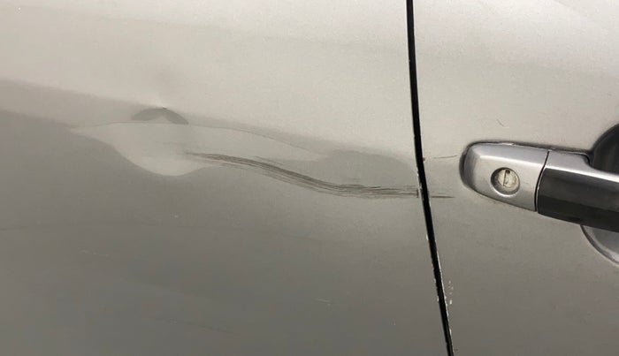 2011 Maruti Swift VXI, Petrol, Manual, 95,774 km, Right rear door - Minor scratches