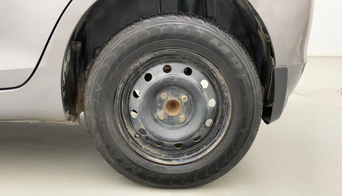 2011 Maruti Swift VXI, Petrol, Manual, 95,774 km, Left Rear Wheel