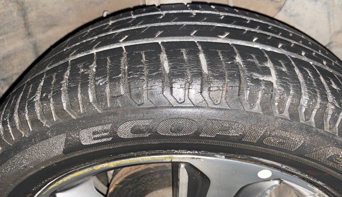 2018 Hyundai Verna 1.6 VTVT SX O, Petrol, Manual, 29,011 km, Right Front Tyre Tread