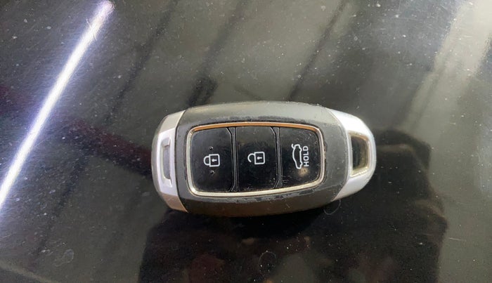 2018 Hyundai Verna 1.6 VTVT SX O, Petrol, Manual, 29,011 km, Key Close Up