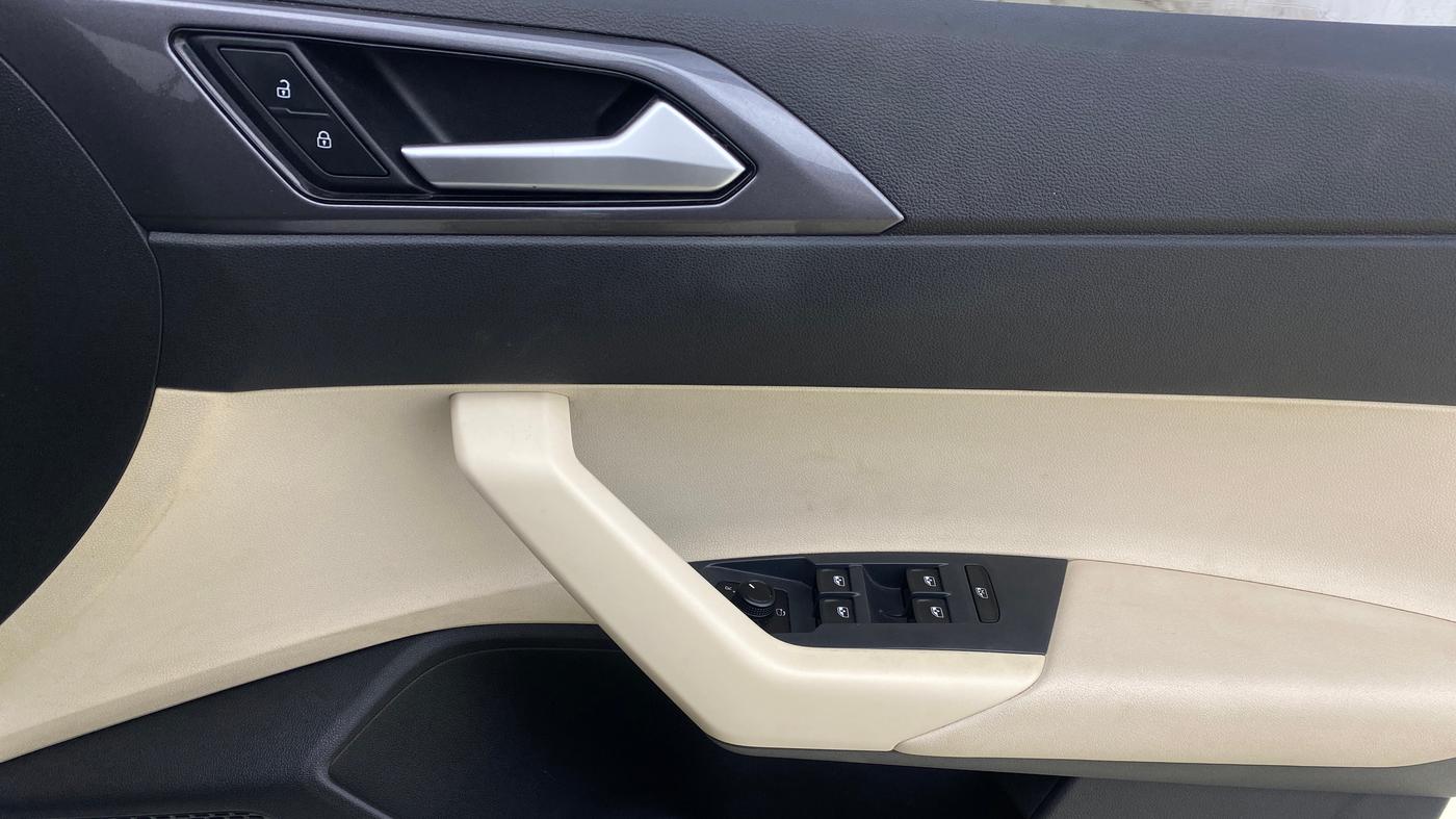 2022 Volkswagen VIRTUS GT PLUS TSI 1.5 EVO DSG, Petrol, Automatic, 26,465 km, Driver Side Door Panels Control