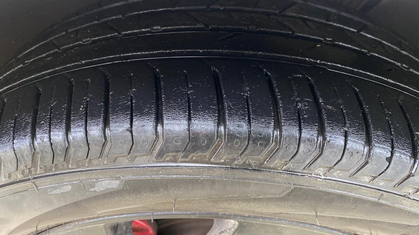 2022 Volkswagen VIRTUS GT PLUS TSI 1.5 EVO DSG, Petrol, Automatic, 26,465 km, Left Front Tyre Tread