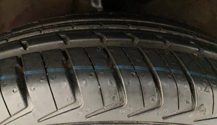 2013 Hyundai i10 ERA 1.1, Petrol, Manual, 33,535 km, Left Front Tyre Tread