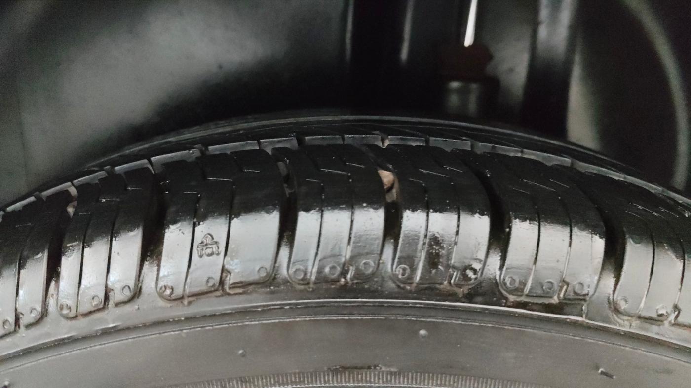 2013 Volkswagen Polo HIGHLINE1.2L, Petrol, Manual, 90,195 km, Left Rear Tyre Tread