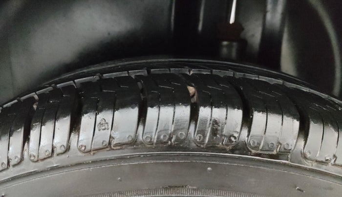 2013 Volkswagen Polo HIGHLINE1.2L, Petrol, Manual, 90,116 km, Left Rear Tyre Tread