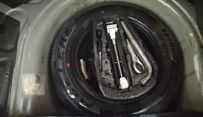 2013 Volkswagen Polo HIGHLINE1.2L, Petrol, Manual, 90,116 km, Spare Tyre