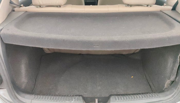 2013 Volkswagen Polo HIGHLINE1.2L, Petrol, Manual, 90,116 km, Boot Inside