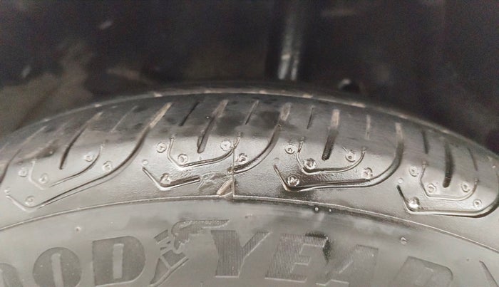 2016 Tata Zest XMS PETROL, Petrol, Manual, 1,02,119 km, Left Front Tyre Tread
