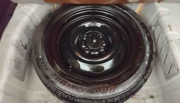 2016 Tata Zest XMS PETROL, Petrol, Manual, 1,02,119 km, Spare Tyre