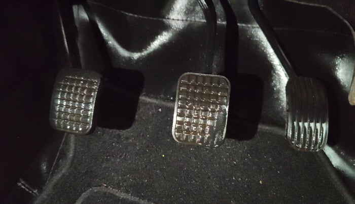 2016 Tata Zest XMS PETROL, Petrol, Manual, 1,02,119 km, Pedals