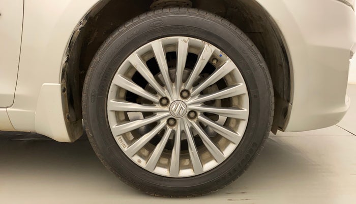 2016 Maruti Ciaz ZXI+ AT, CNG, Automatic, 1,14,934 km, Right Front Wheel