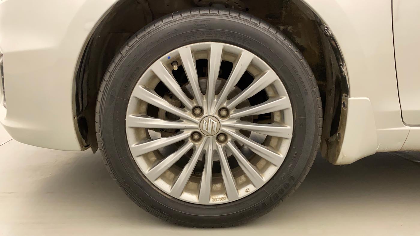 2016 Maruti Ciaz ZXI+ AT, CNG, Automatic, 1,14,934 km, Left Front Wheel