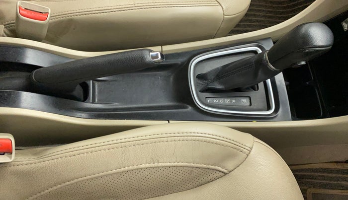 2016 Maruti Ciaz ZXI+ AT, CNG, Automatic, 1,14,934 km, Gear Lever