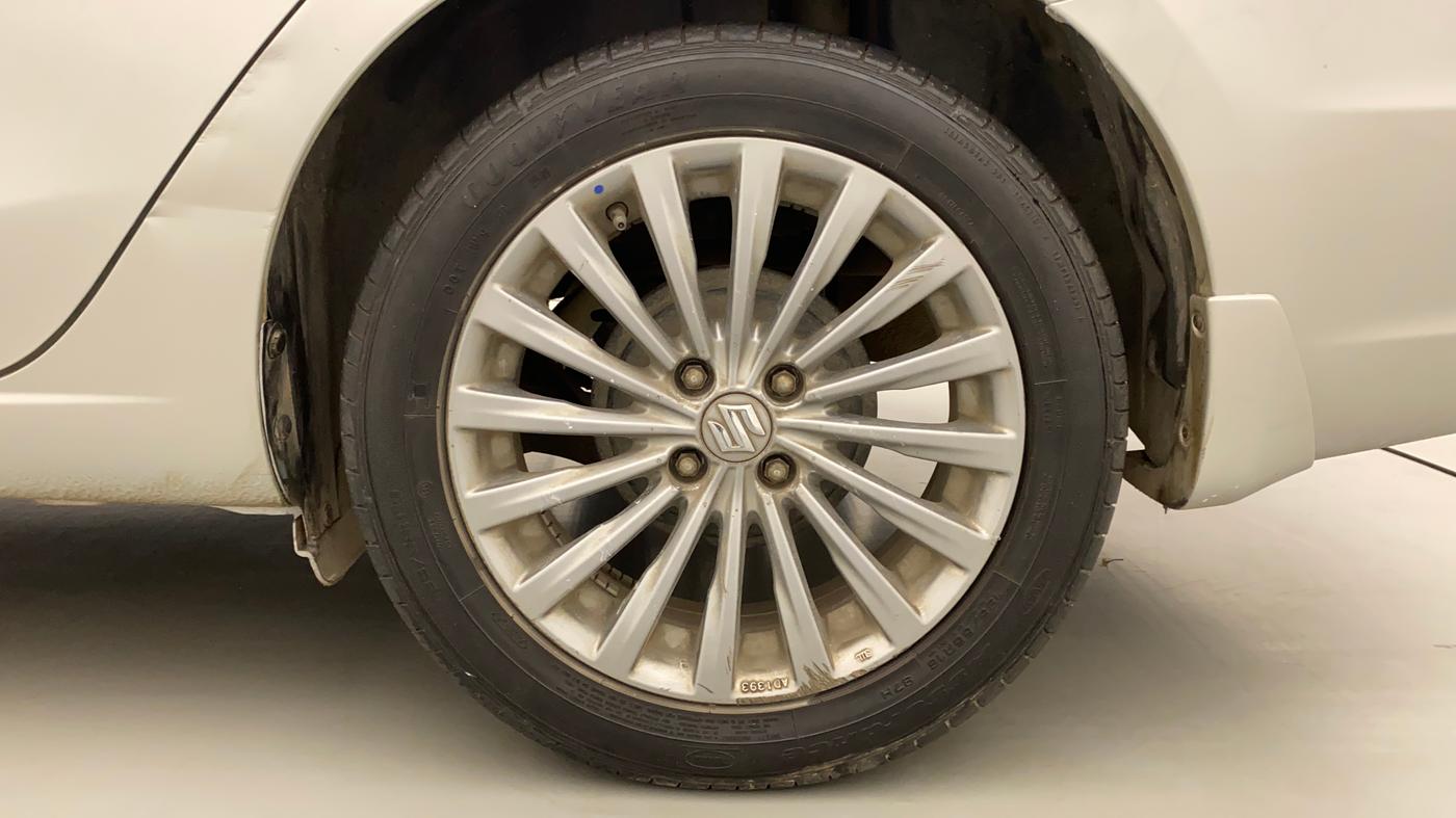 2016 Maruti Ciaz ZXI+ AT, CNG, Automatic, 1,14,934 km, Left Rear Wheel