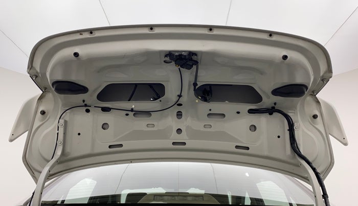 2016 Maruti Ciaz ZXI+ AT, CNG, Automatic, 1,14,934 km, Boot Door Open