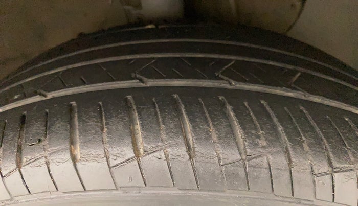 2018 Hyundai Verna 1.6 VTVT SX, Petrol, Manual, 40,461 km, Right Front Tyre Tread