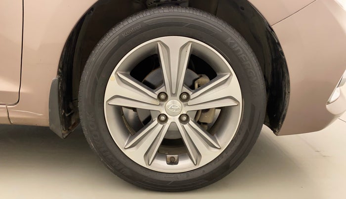 2018 Hyundai Verna 1.6 VTVT SX, Petrol, Manual, 40,461 km, Right Front Wheel