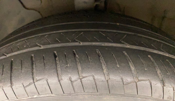 2018 Hyundai Verna 1.6 VTVT SX, Petrol, Manual, 40,461 km, Left Front Tyre Tread