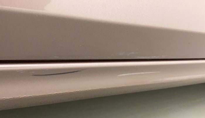 2018 Hyundai Verna 1.6 VTVT SX, Petrol, Manual, 40,461 km, Right running board - Minor scratches