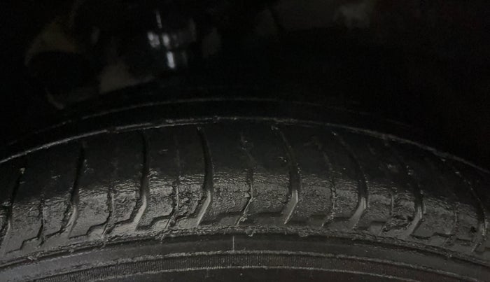 2021 Hyundai NEW I20 SPORTZ 1.2 MT, Petrol, Manual, 49,091 km, Left Front Tyre Tread