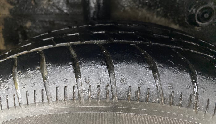 2018 Maruti Celerio ZXI, CNG, Manual, 61,076 km, Right Rear Tyre Tread