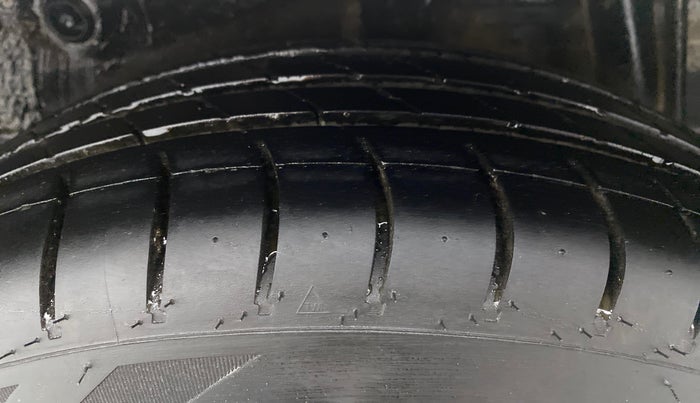2018 Maruti Celerio ZXI, CNG, Manual, 61,076 km, Left Rear Tyre Tread