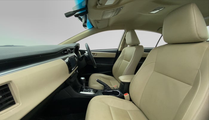 2016 Toyota Corolla Altis VL AT, Petrol, Automatic, 31,478 km, Right Side Front Door Cabin