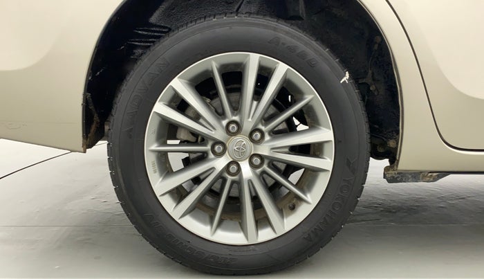 2016 Toyota Corolla Altis VL AT, Petrol, Automatic, 31,478 km, Right Rear Wheel