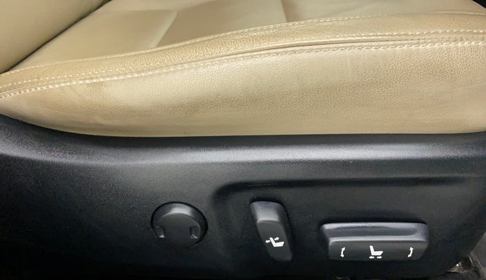 2016 Toyota Corolla Altis VL AT, Petrol, Automatic, 31,478 km, Driver Side Adjustment Panel