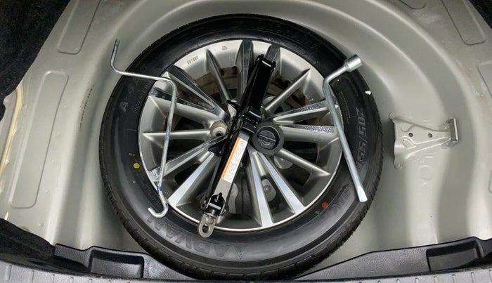2016 Toyota Corolla Altis VL AT, Petrol, Automatic, 31,478 km, Spare Tyre